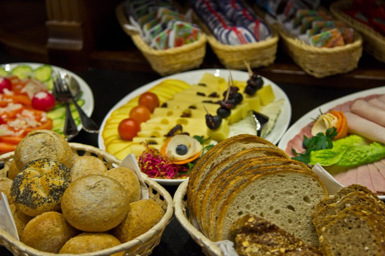 Hg Hotel Toszek المظهر الخارجي الصورة